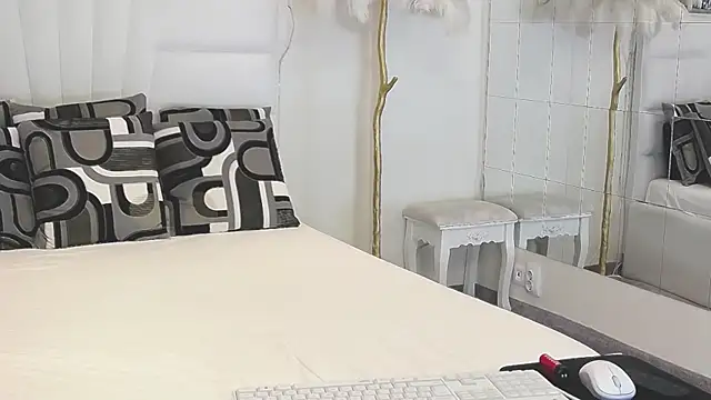 VanessaDee online show from 06-10-26, 06:51