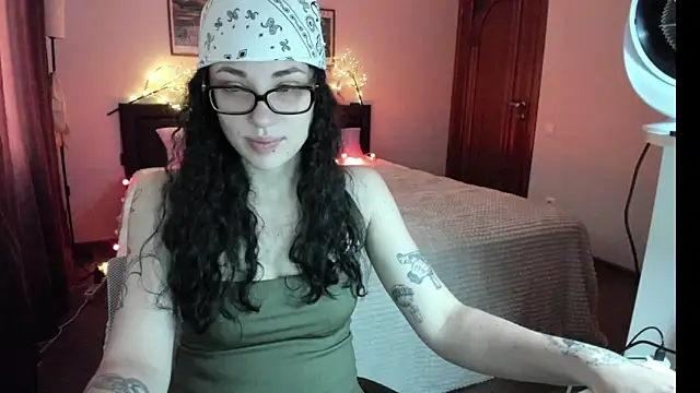 elisskriter online show from 07-13-26, 04:15
