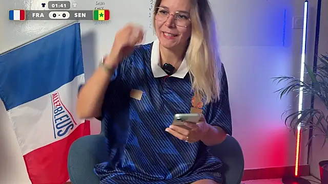 Snapshot of Emy-Lana chatting on 06-16-26, 07:05 Emy-Lana online show from 06-16-26, 07:05