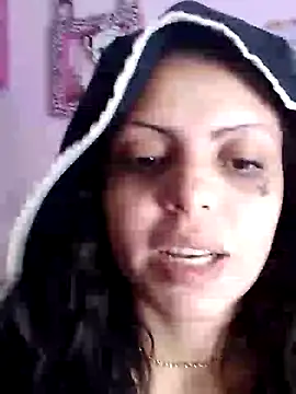 Snapshot of Valkiry_08 chatting on 07-10-26, 03:00 Valkiry 08 online show from 07-10-26, 03:00
