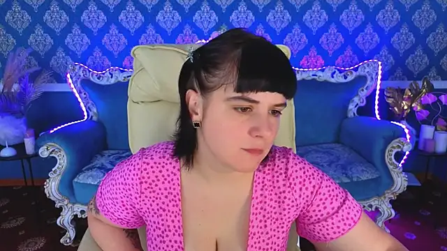 Snapshot of KatrinMilly chatting on 07-19-26, 06:33 KatrinMilly online show from 07-19-26, 06:33