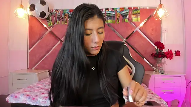 Snapshot of Carla_Alvez chatting on 06-20-26, 02:42 Carla Alvez online show from 06-20-26, 02:42