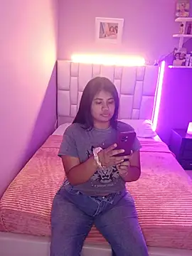 Snapshot of Nurbanu_Gat chatting on 06-14-26, 12:19 Nurbanu Gat online show from 06-14-26, 12:19
