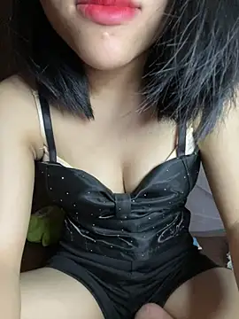 Snapshot of Mimi2kk chatting on 06-11-26, 12:32 Mimi2kk online show from 06-11-26, 12:32
