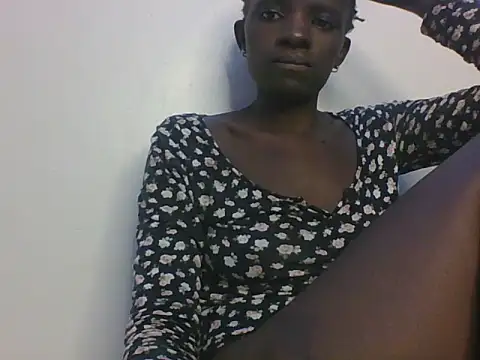 ebonypetite2 online show from 06-24-26, 03:33