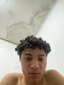 Snapshot of Guilhermesousaferro chatting on 06-13-26, 05:49 Guilhermesousaferro online show from 06-13-26, 05:49