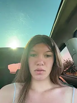 Snapshot of girl-Emily chatting on 06-29-26, 04:41 girl-Emily online show from 06-29-26, 04:41
