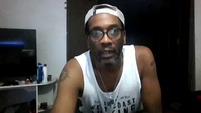 Snapshot of WildCravings chatting on 06-10-26, 08:35 WildCravings online show from 06-10-26, 08:35