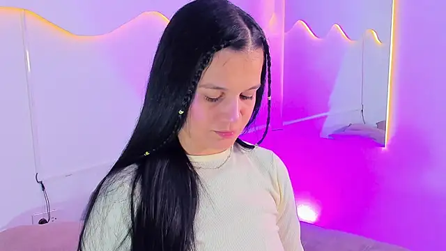 Snapshot of MiaHansson chatting on 07-12-26, 10:17 MiaHansson online show from 07-12-26, 10:17