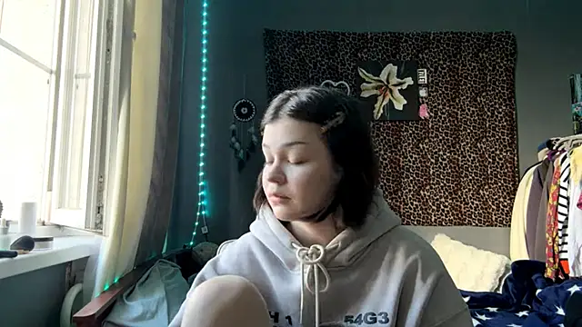 StellaCors online show from 06-19-26, 01:59