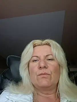 Snapshot of VikaRaine555 chatting on 06-10-26, 02:05 VikaRaine555 online show from 06-10-26, 02:05