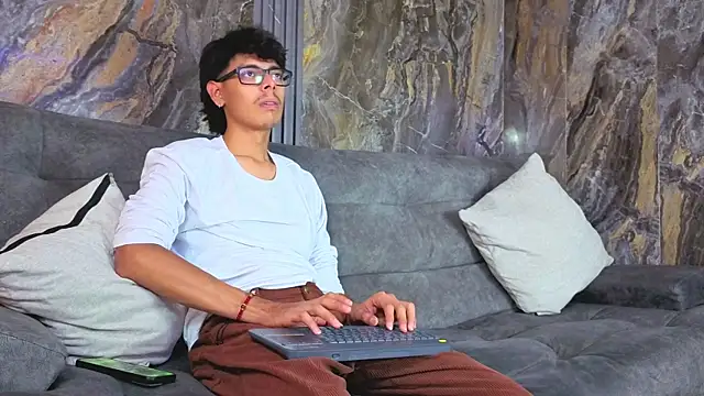 Noha King online show from 07-08-26, 08:13
