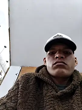 Snapshot of Juniorluzardo chatting on 06-10-26, 08:08 Juniorluzardo online show from 06-10-26, 08:08