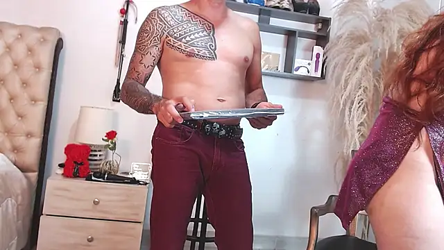 Snapshot of NinaAndRocco chatting on 06-18-26, 01:28 NinaAndRocco online show from 06-18-26, 01:28