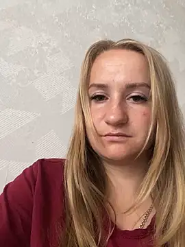 Emilia kis online show from 06-12-26, 10:47
