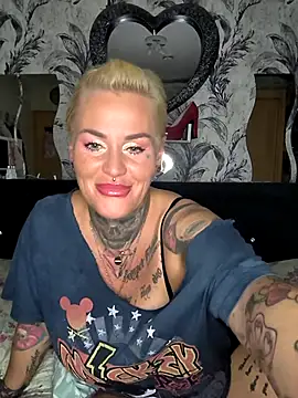 InkedMissLaBaehm online show from 06-22-26, 08:39
