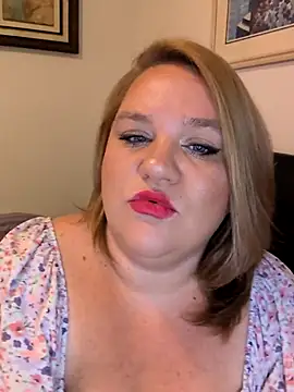 Snapshot of Jonesinjil chatting on 06-13-26, 01:14 Jonesinjil online show from 06-13-26, 01:14