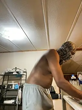 Midnight gator online show from 06-28-26, 01:00