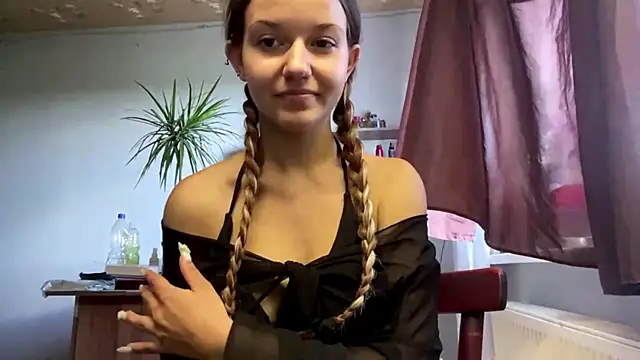 Snapshot of AuroraQT chatting on 07-29-26, 12:36 AuroraQT online show from 07-29-26, 12:36