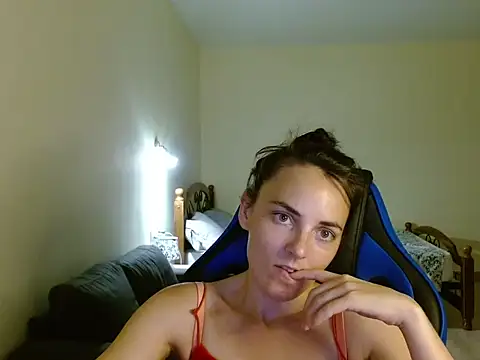 Snapshot of OliviaTheS chatting on 06-27-26, 08:03 OliviaTheS online show from 06-27-26, 08:03
