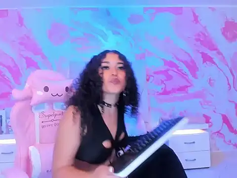 Snapshot of victoria_rosee1 chatting on 06-17-26, 04:59 victoria rosee1 online show from 06-17-26, 04:59