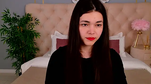 Snapshot of MaddieMeyer chatting on 06-15-26, 04:25 MaddieMeyer online show from 06-15-26, 04:25