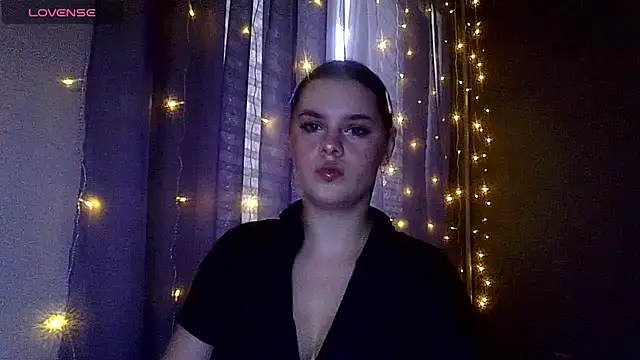 dakota charm  online show from 06-25-26, 09:58