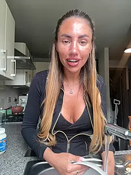 Snapshot of KaceySouthX chatting on 06-15-26, 11:34 KaceySouthX online show from 06-15-26, 11:34