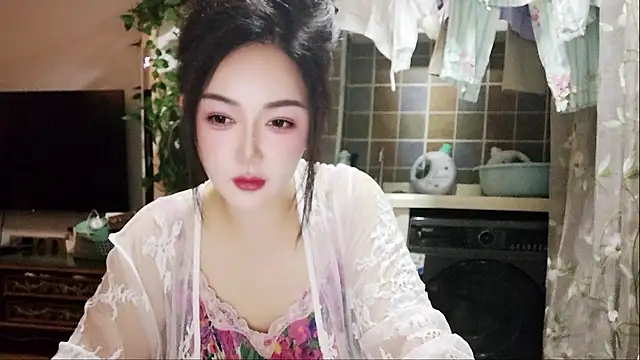 Jiuer5201314 online show from 06-18-26, 02:21