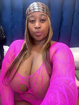 Curveybubbles23 online show from 07-29-26, 11:14