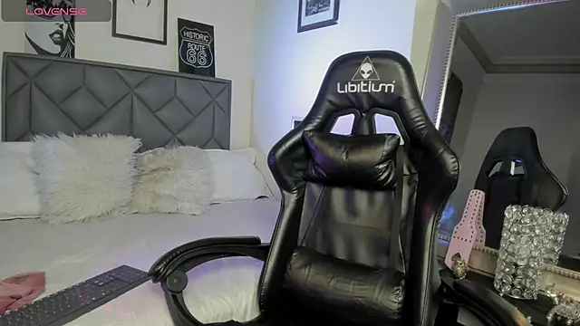 Cattleya Love online show from 06-14-26, 01:36