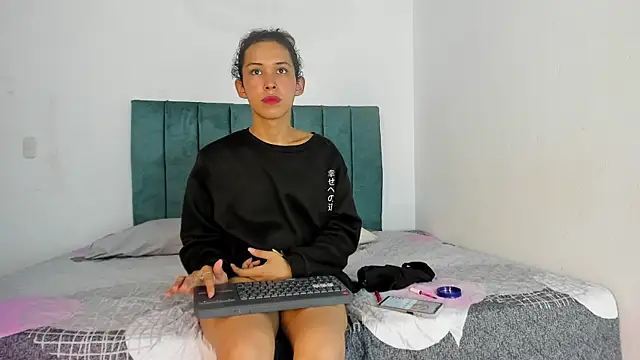 dakotadolly online show from 06-22-26, 08:39