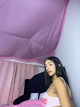 Snapshot of Natty_666 chatting on 06-19-26, 01:43 Natty 666 online show from 06-19-26, 01:43