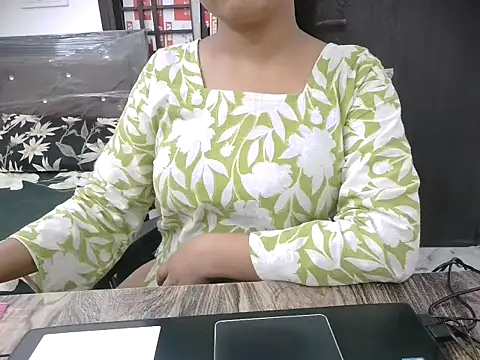 Snapshot of Bold-Divya1 chatting on 06-19-26, 03:44 Bold-Divya1 online show from 06-19-26, 03:44