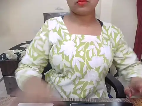 Snapshot of Bold-Divya1 chatting on 06-27-26, 04:17 Bold-Divya1 online show from 06-27-26, 04:17