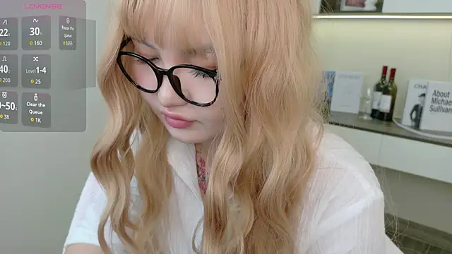 Snapshot of sakuraclover chatting on 06-20-26, 03:53 sakuraclover online show from 06-20-26, 03:53