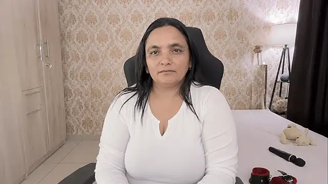 Snapshot of SAmirahha_Bano1 chatting on 06-12-26, 10:14 SAmirahha Bano1 online show from 06-12-26, 10:14