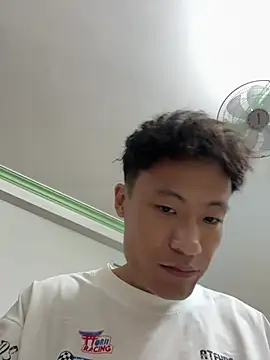 Snapshot of Mr_iphone11 chatting on 07-01-26, 02:40 Mr iphone11 online show from 07-01-26, 02:40