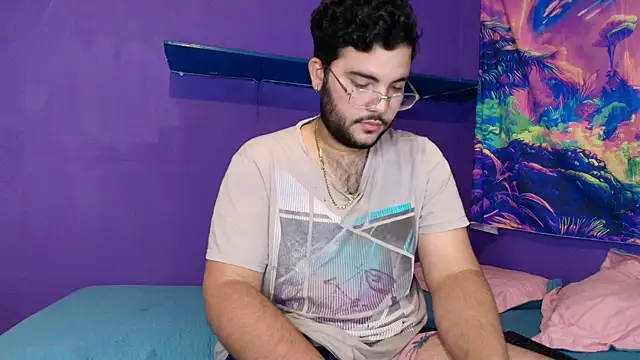 Snapshot of Bruno_3xg_ chatting on 06-15-26, 12:29 Bruno 3xg online show from 06-15-26, 12:29