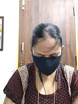 Snapshot of Tamil_white_beauty chatting on 06-14-26, 09:11 Tamil white beauty online show from 06-14-26, 09:11