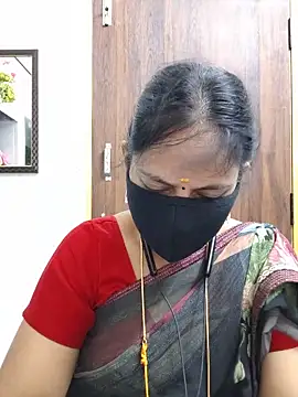 Snapshot of Tamil_white_beauty chatting on 06-17-26, 04:48 Tamil white beauty online show from 06-17-26, 04:48