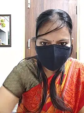 Snapshot of Tamil_white_beauty chatting on 06-18-26, 08:25 Tamil white beauty online show from 06-18-26, 08:25