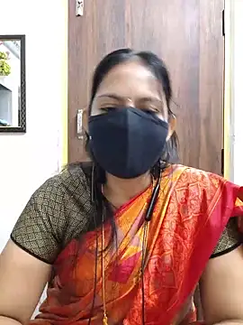 Snapshot of Tamil_white_beauty chatting on 06-18-26, 09:14 Tamil white beauty online show from 06-18-26, 09:14