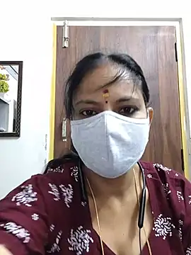 Snapshot of Tamil_white_beauty chatting on 06-19-26, 07:23 Tamil white beauty online show from 06-19-26, 07:23