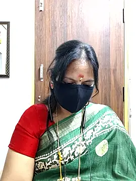 Snapshot of Tamil_white_beauty chatting on 06-19-26, 07:28 Tamil white beauty online show from 06-19-26, 07:28