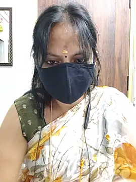 Snapshot of Tamil_white_beauty chatting on 06-24-26, 07:24 Tamil white beauty online show from 06-24-26, 07:24