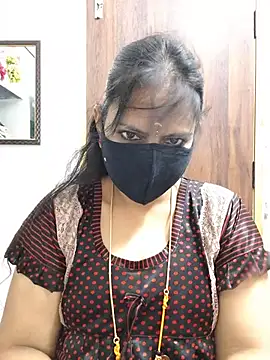 Snapshot of Tamil_white_beauty chatting on 06-26-26, 06:29 Tamil white beauty online show from 06-26-26, 06:29