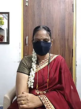 Snapshot of Tamil_white_beauty chatting on 07-08-26, 07:51 Tamil white beauty online show from 07-08-26, 07:51