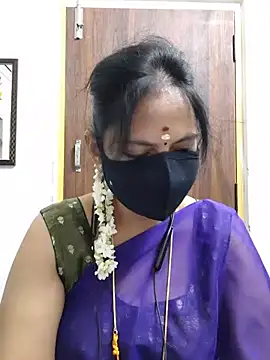 Snapshot of Tamil_white_beauty chatting on 07-11-26, 06:16 Tamil white beauty online show from 07-11-26, 06:16
