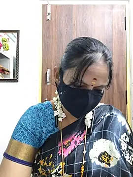 Snapshot of Tamil_white_beauty chatting on 07-14-26, 04:45 Tamil white beauty online show from 07-14-26, 04:45